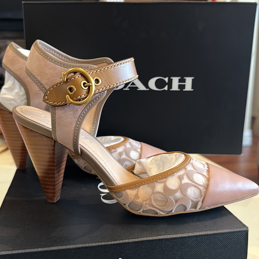 COACH WREN LEATHER PUMP - Picture 5 of 10